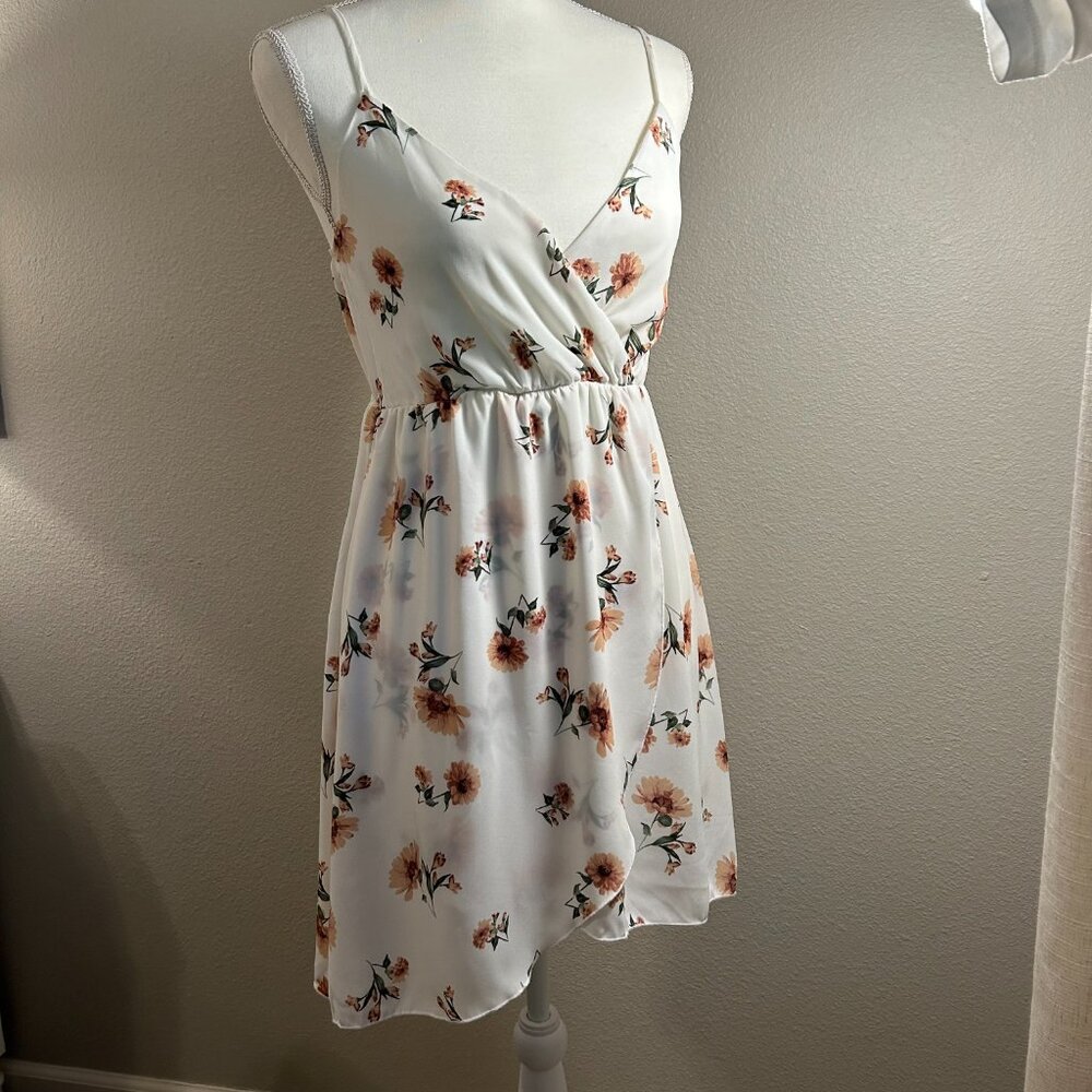 Women's I ❤️ It White Floral Summer Mini Dress Size: S